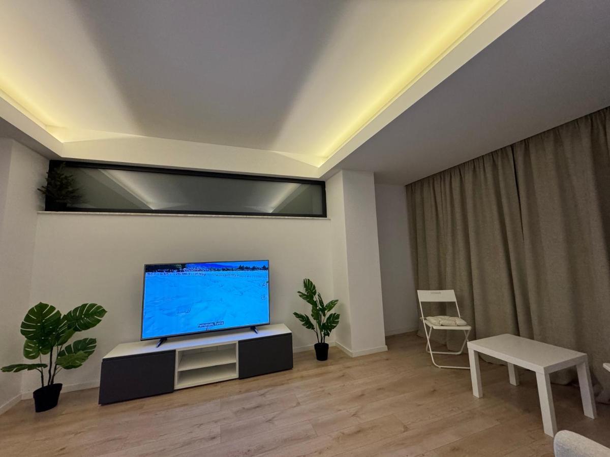 Warm Hotel Apartment Bukarest Exterior foto