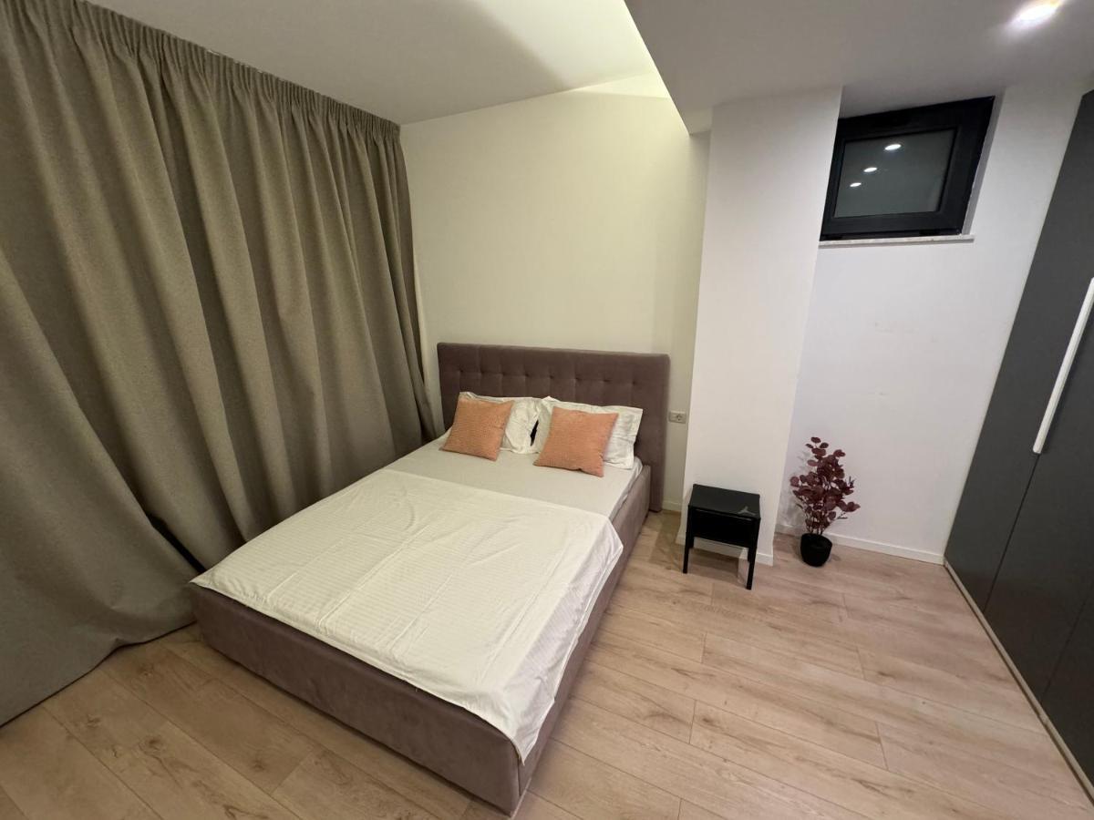 Warm Hotel Apartment Bukarest Exterior foto