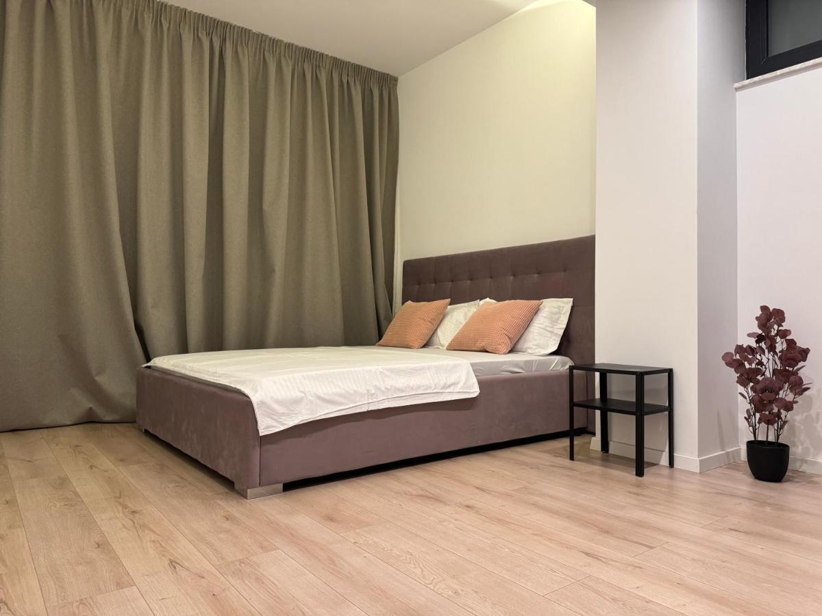 Warm Hotel Apartment Bukarest Exterior foto