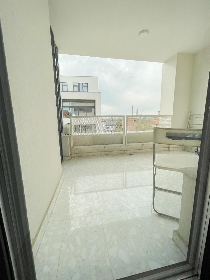 Warm Hotel Apartment Bukarest Exterior foto